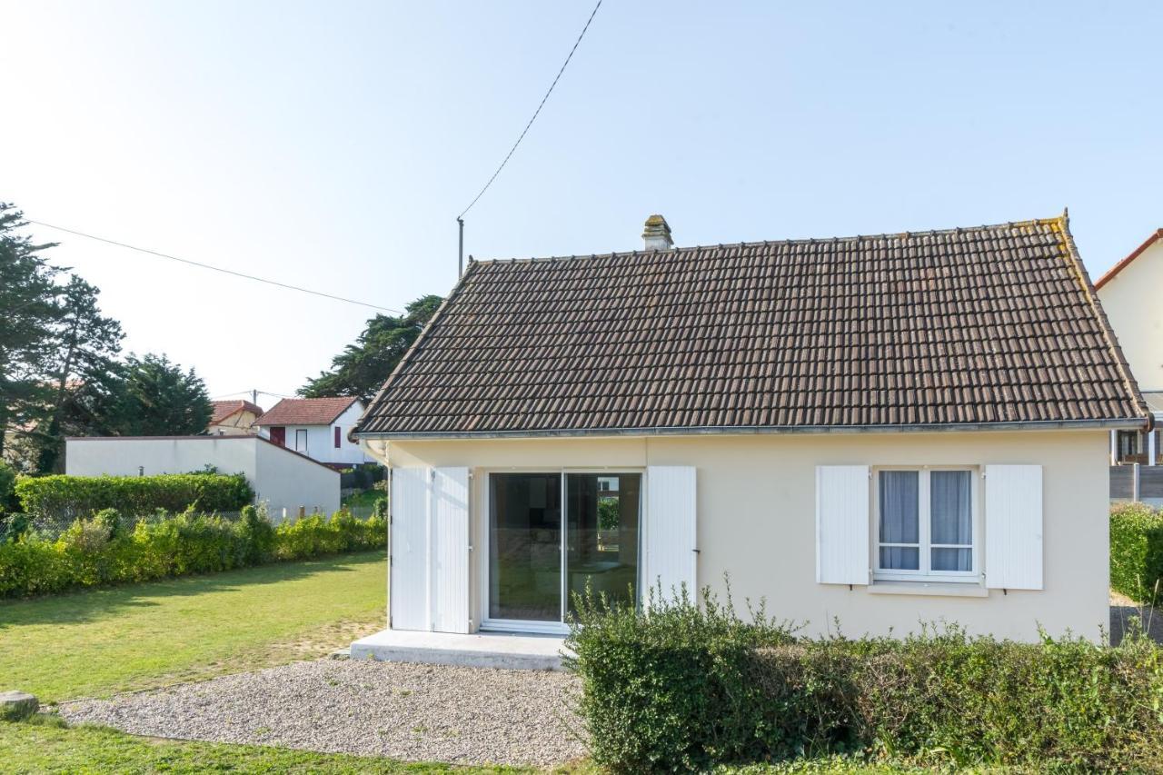 La Petite Isle - Maison Et Jardin - Plage A 200 M バルヌヴィル・カルトゥレ エクステリア 写真